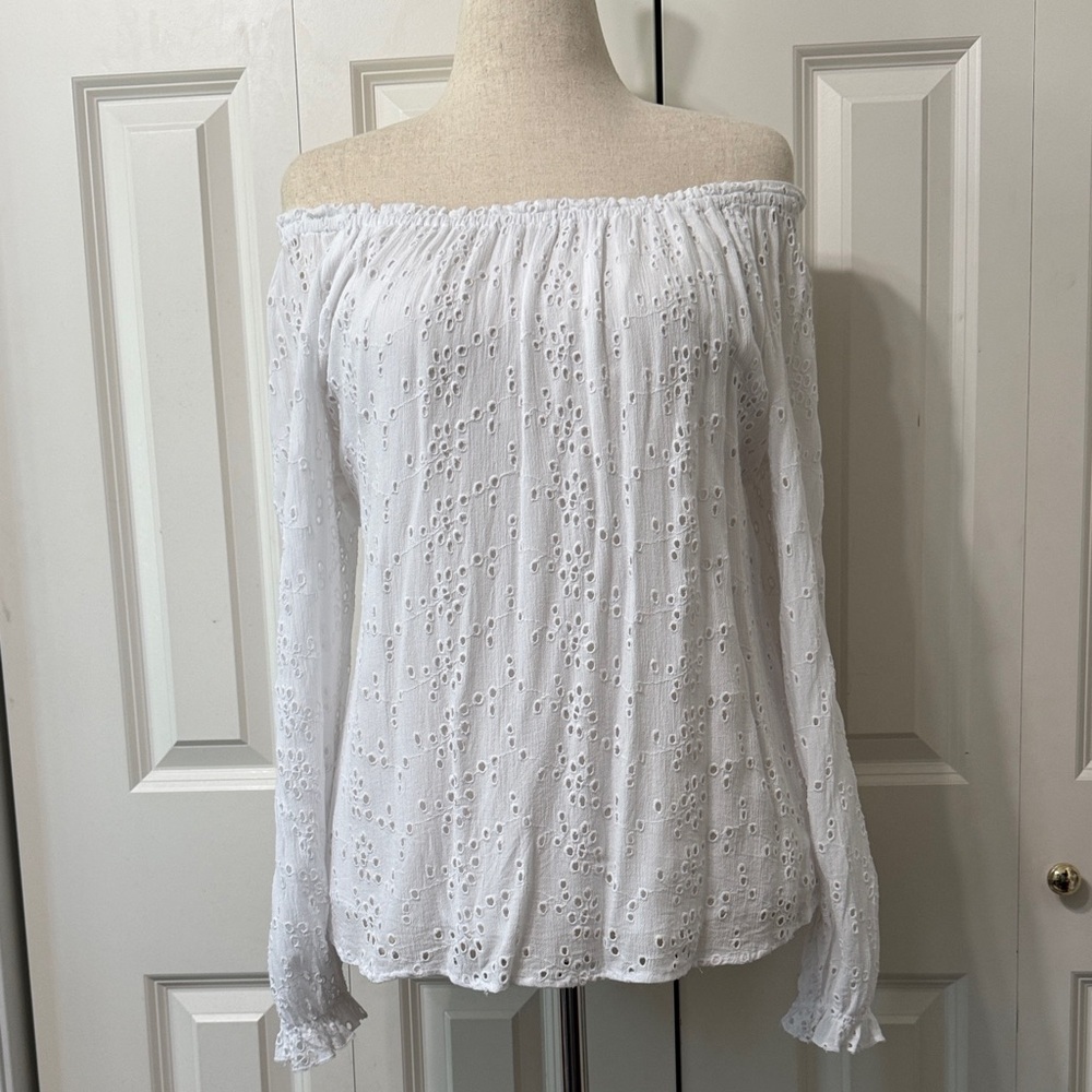 Sanctuary EUC❤️White Eyelet Blouse On/Off shoulders. - Picture 5 of 12